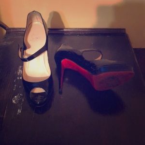 Christian louboutin black 41/2 inch hill,size 10.5